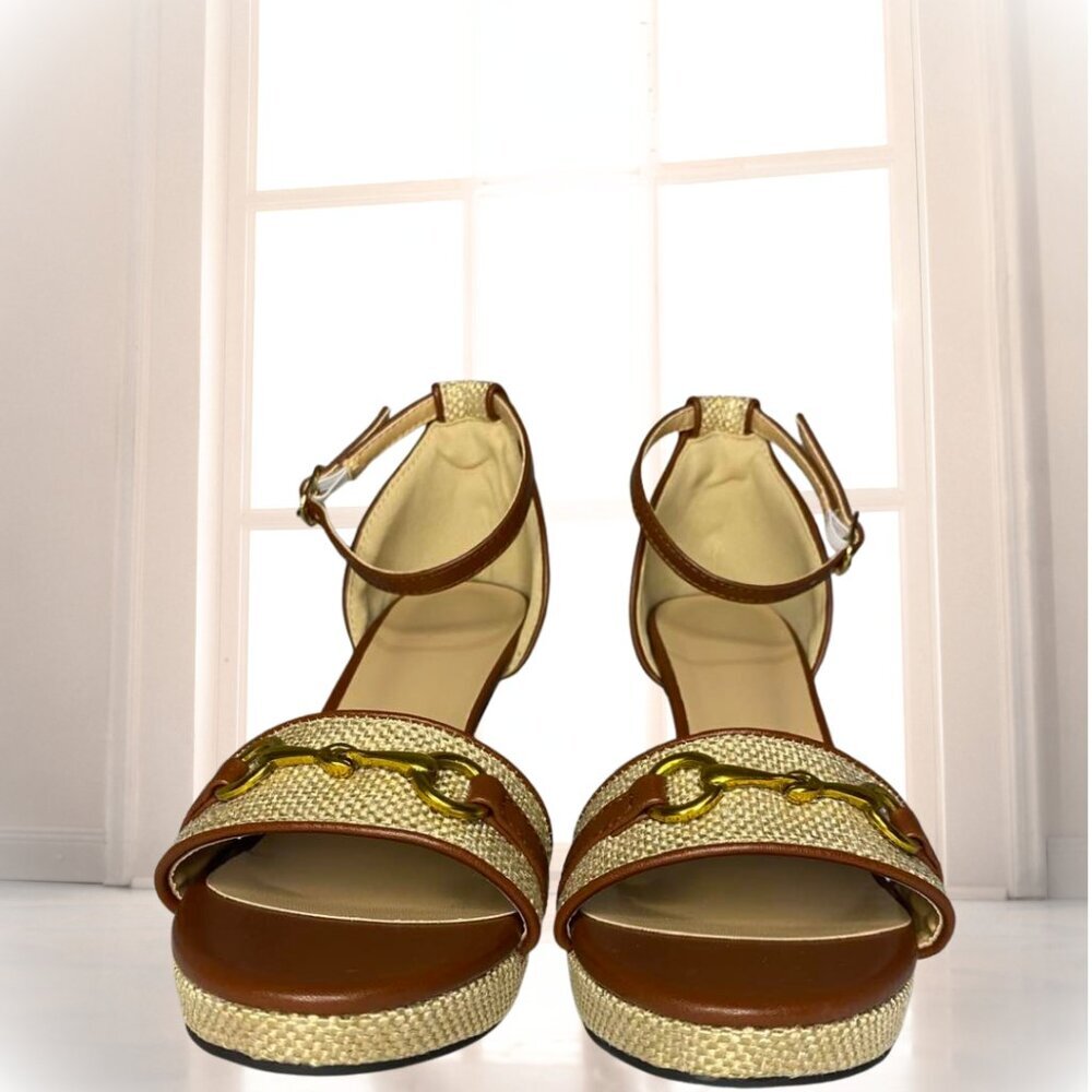 Chic Woven Beige & Brown Faux Leather Sandals with Gold Chain Accent - Size 7.5 - Picture 3 of 15
